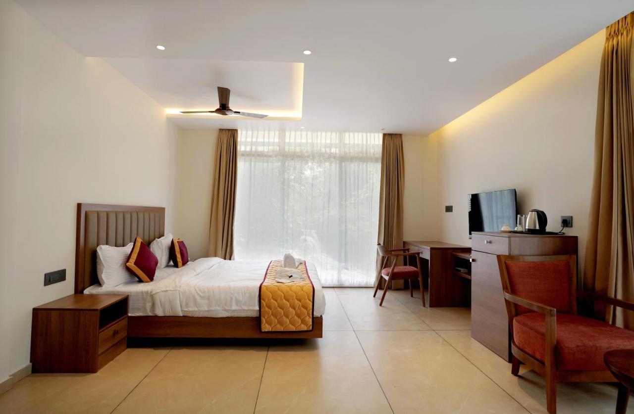 Bluemist Resorts Athirappilly Exterior photo