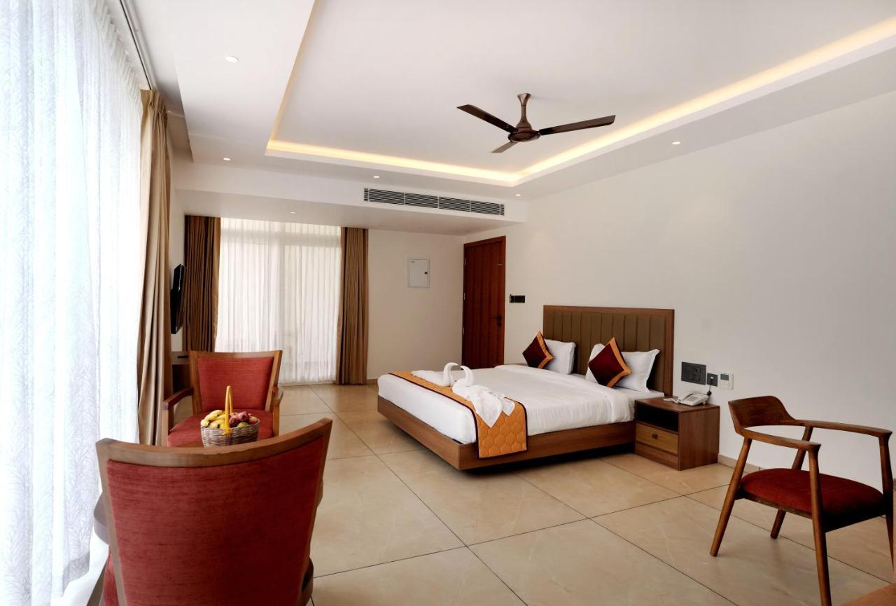 Bluemist Resorts Athirappilly Exterior photo