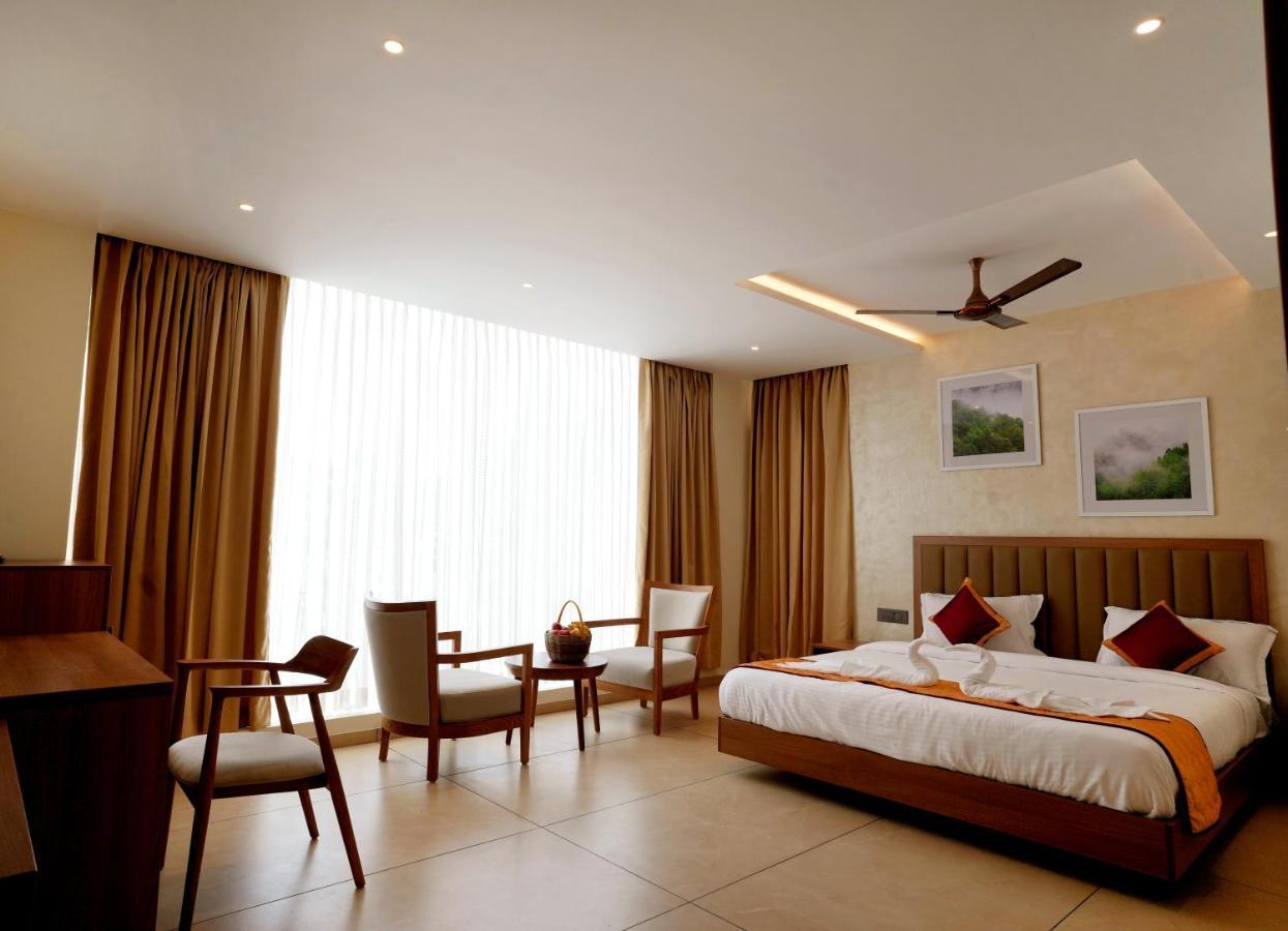 Bluemist Resorts Athirappilly Exterior photo