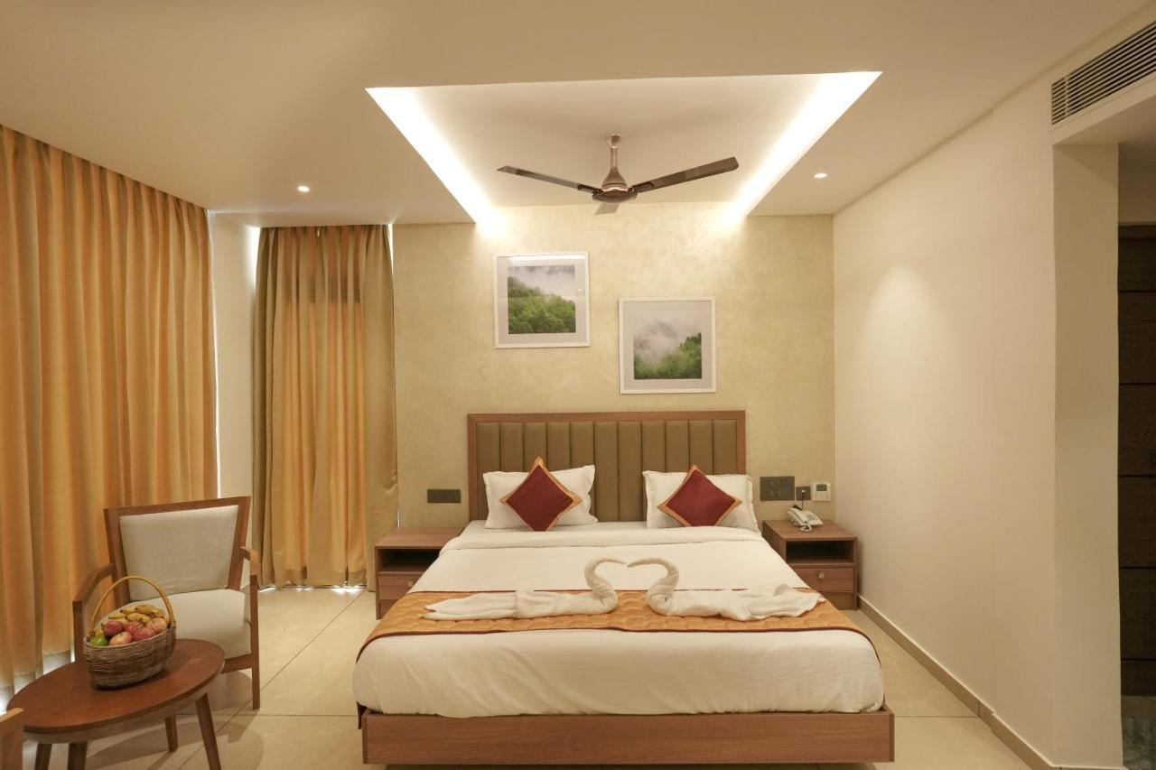 Bluemist Resorts Athirappilly Exterior photo
