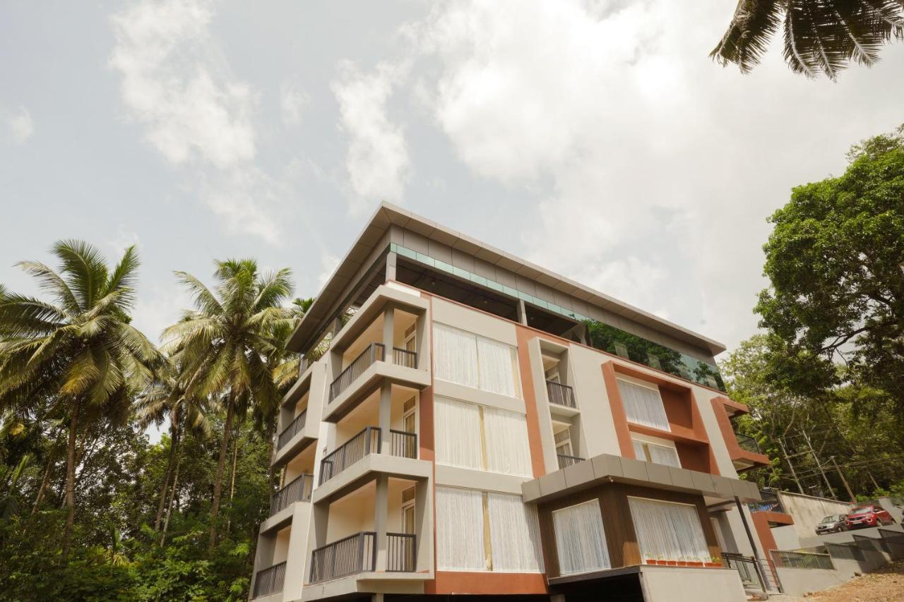 Bluemist Resorts Athirappilly Exterior photo